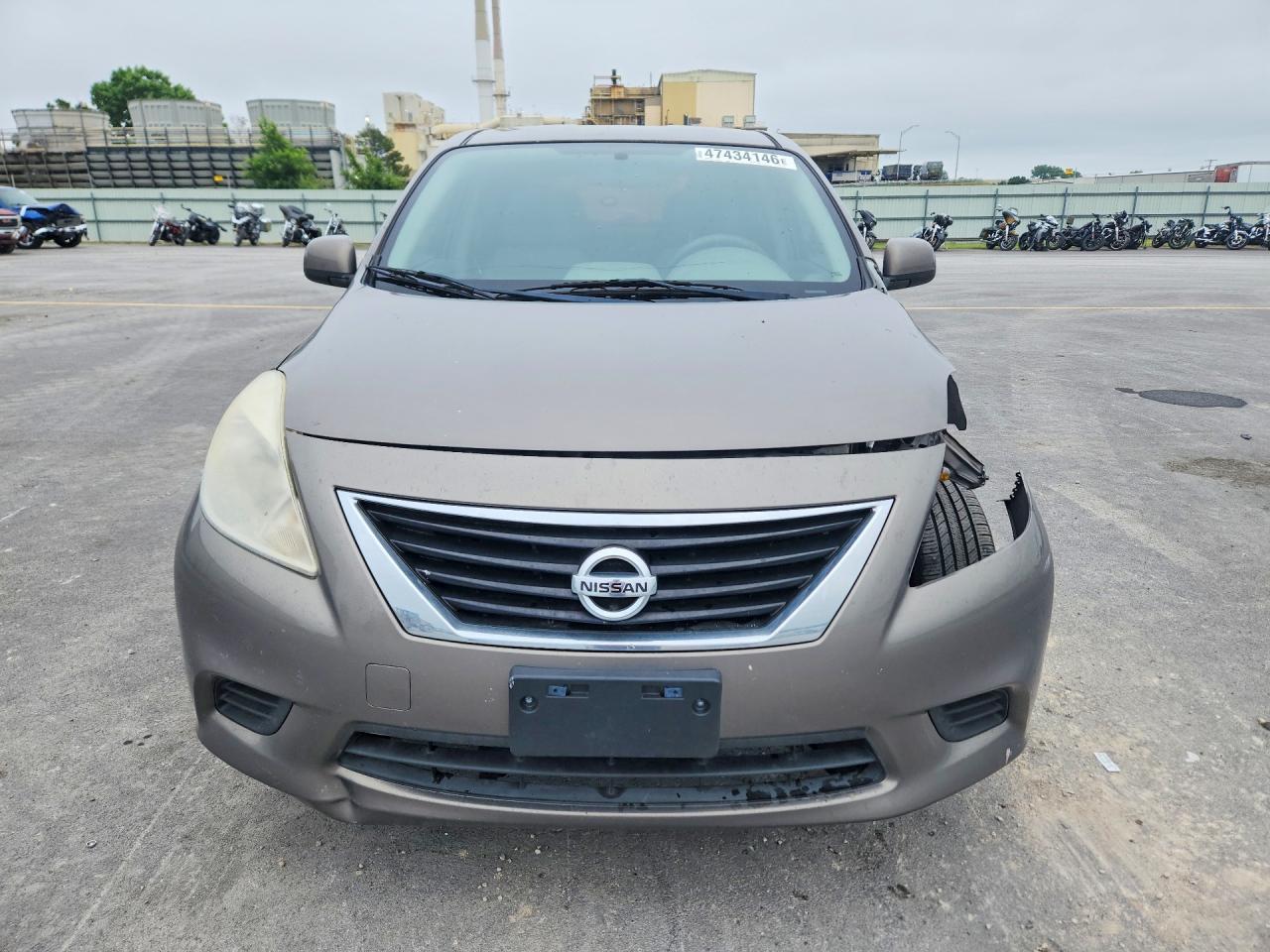 2012 Nissan Versa 1.6 S - Фото 5