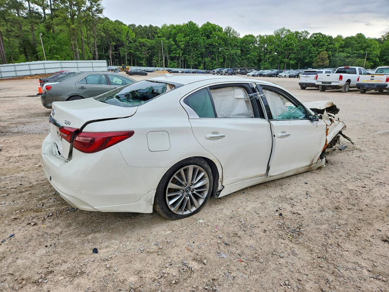 2021 Infiniti Q50 Luxe - Фото 3