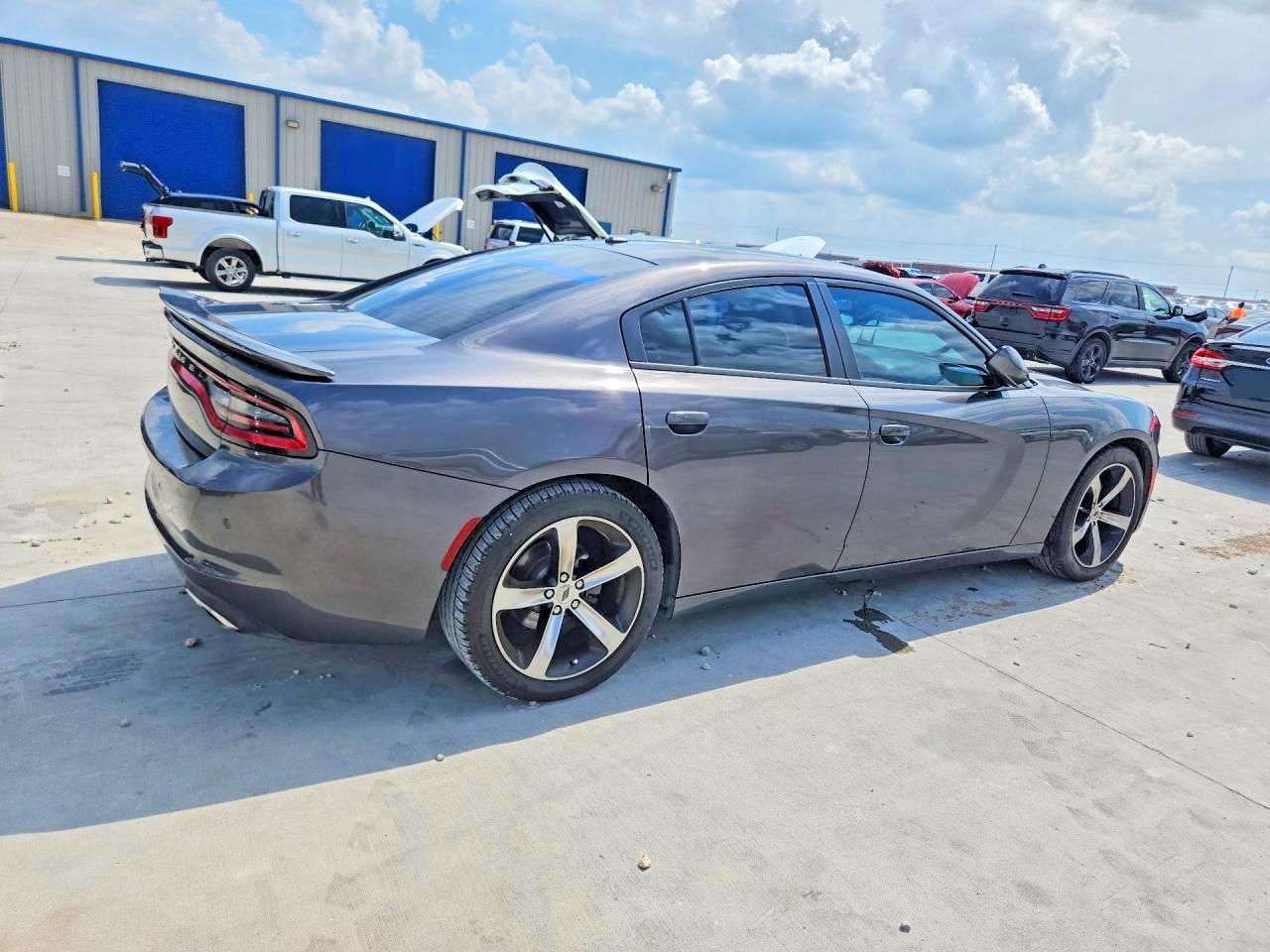 2017 Dodge Charger Se - Фото 3