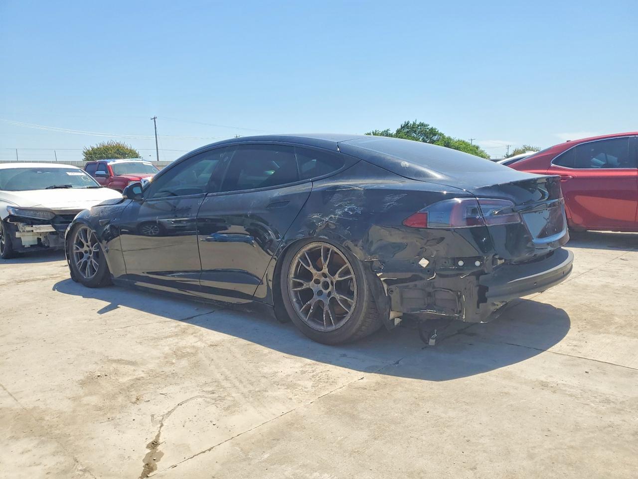 2022 Tesla Model S - Фото 2