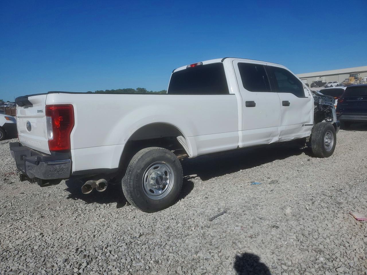 2017 Ford F250 Super Duty - Фото 3