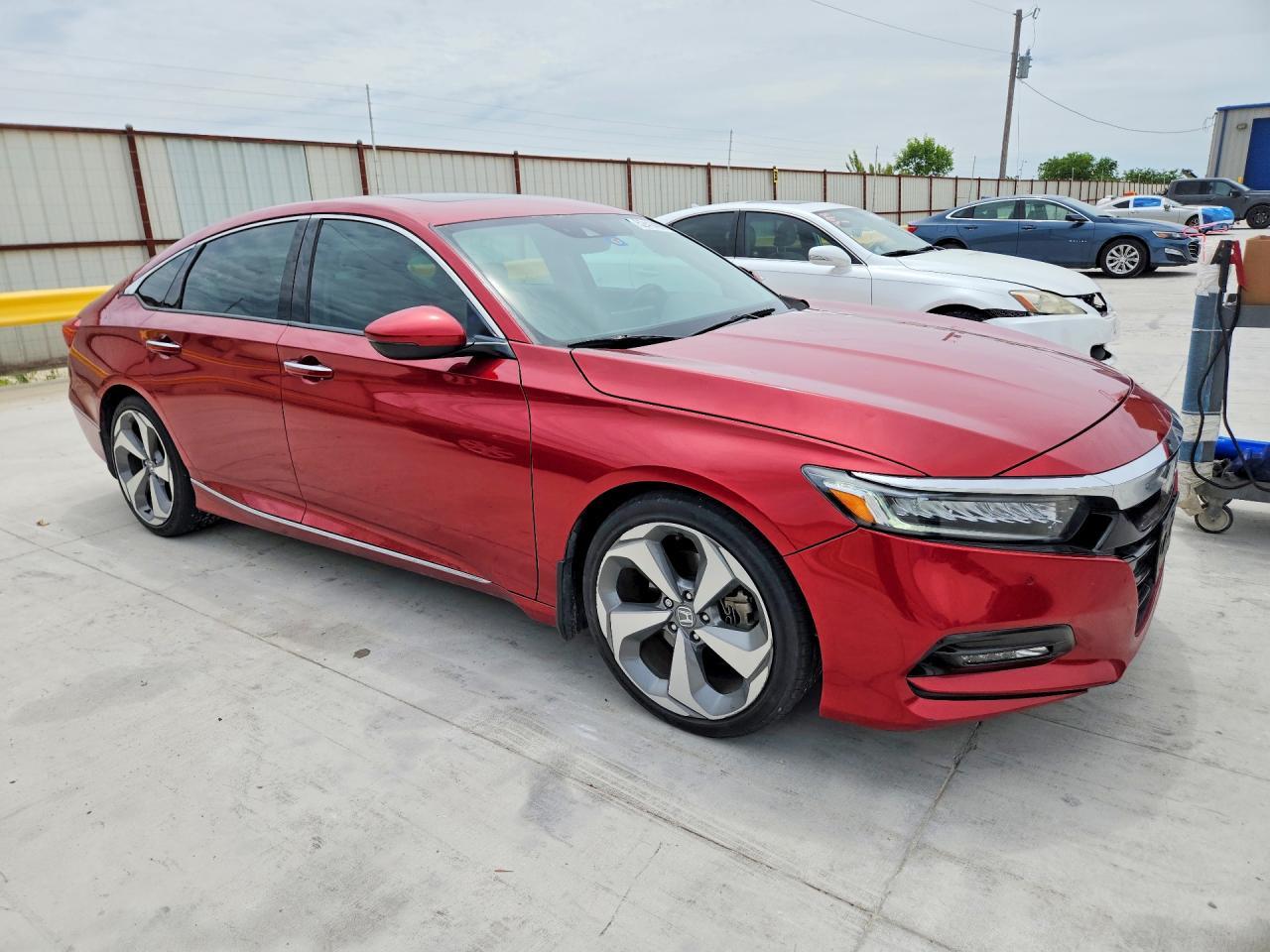 2018 Honda Accord Touring - Image 4