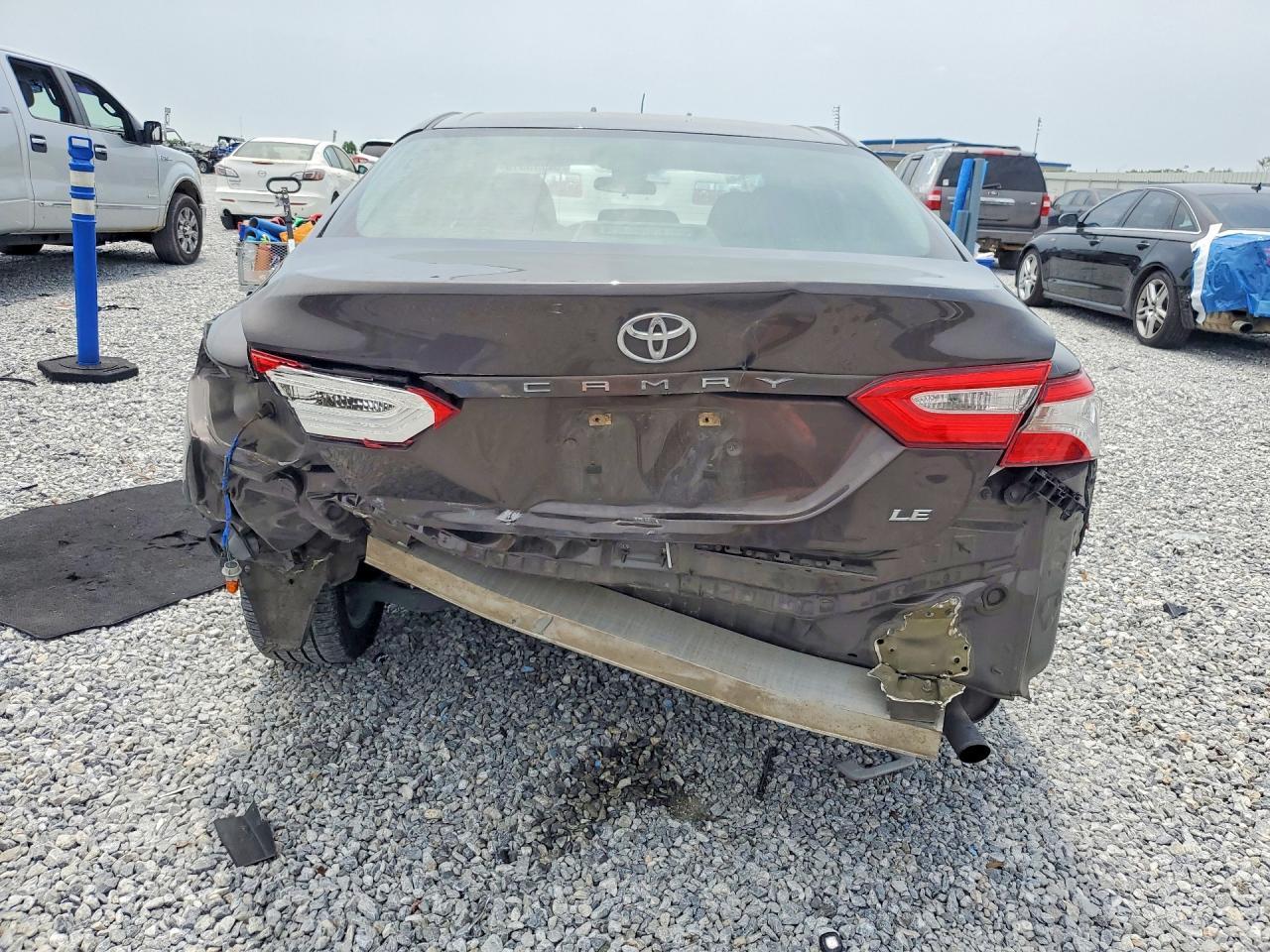 2018 Toyota Camry Le - Image 6