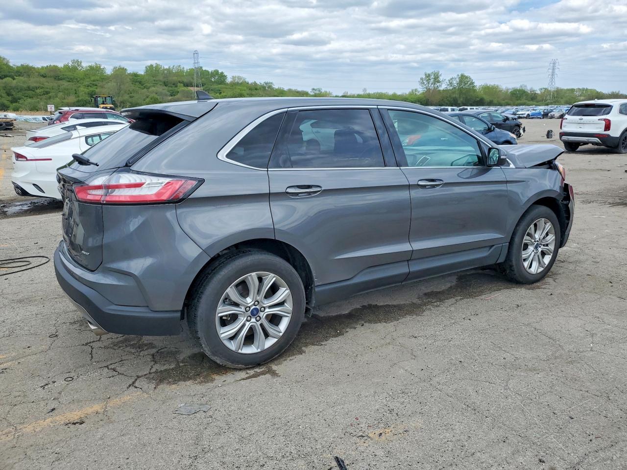 2022 Ford Edge Titanium - Image 3