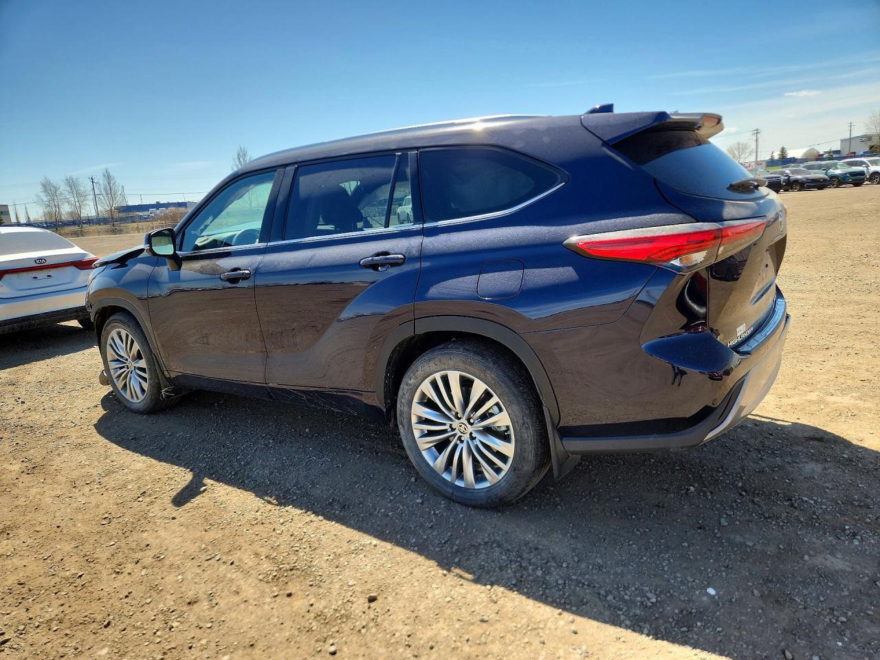 2022 Toyota Highlander Platinum - Фото 2