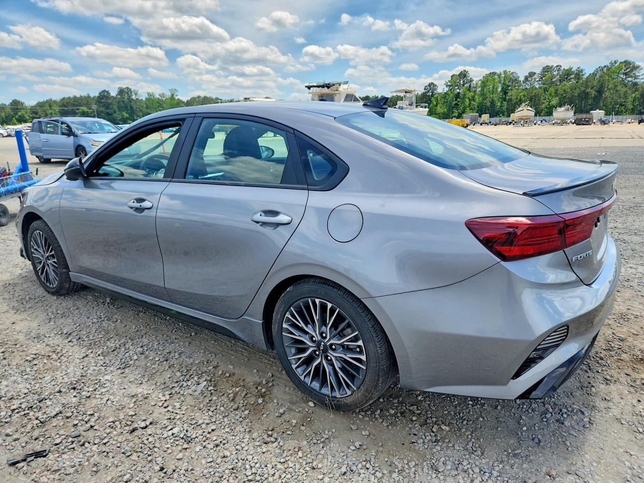 2023 Kia Forte Gt Line - Фото 2