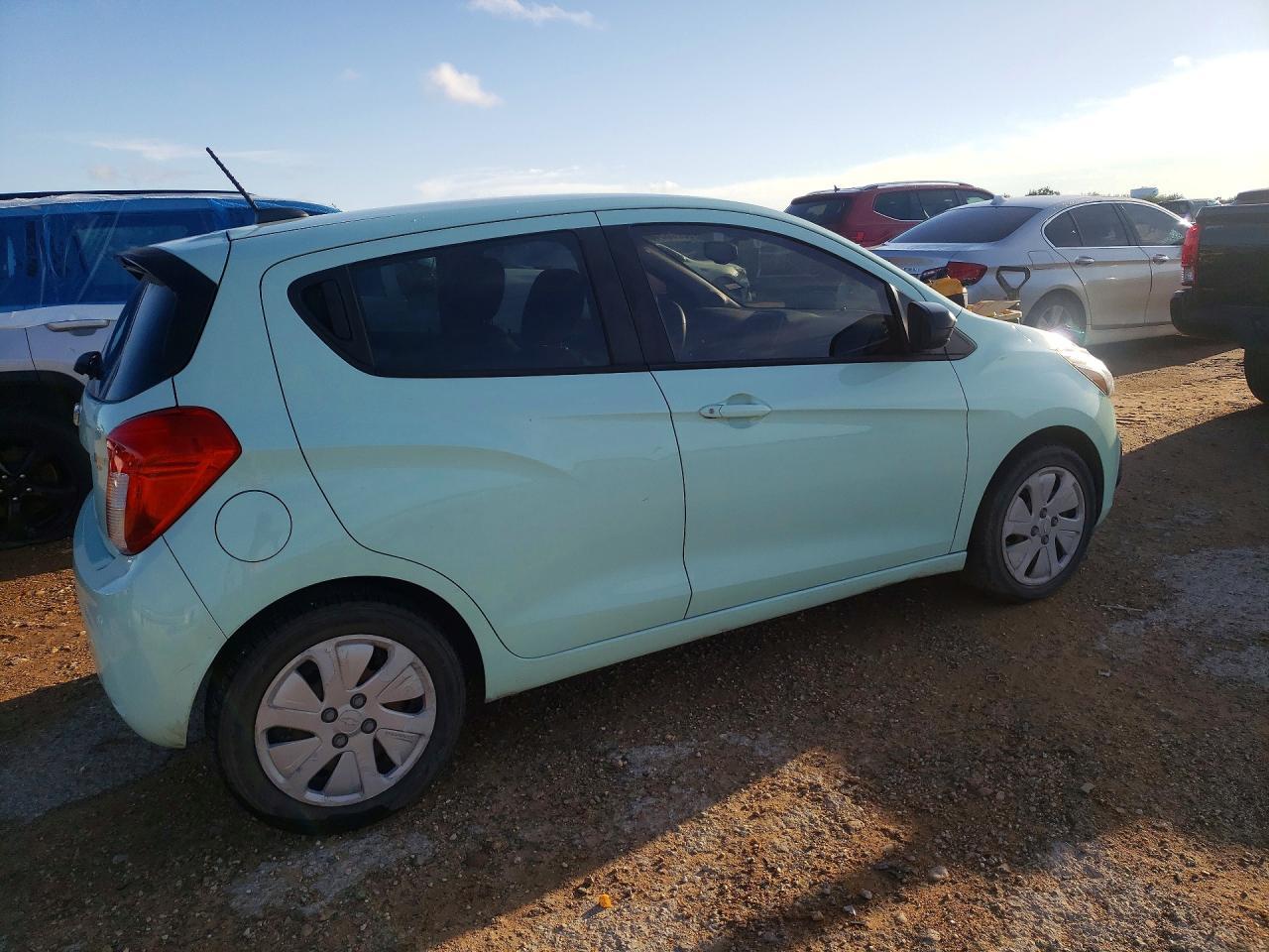 2017 Chevrolet Spark Ls - Фото 3