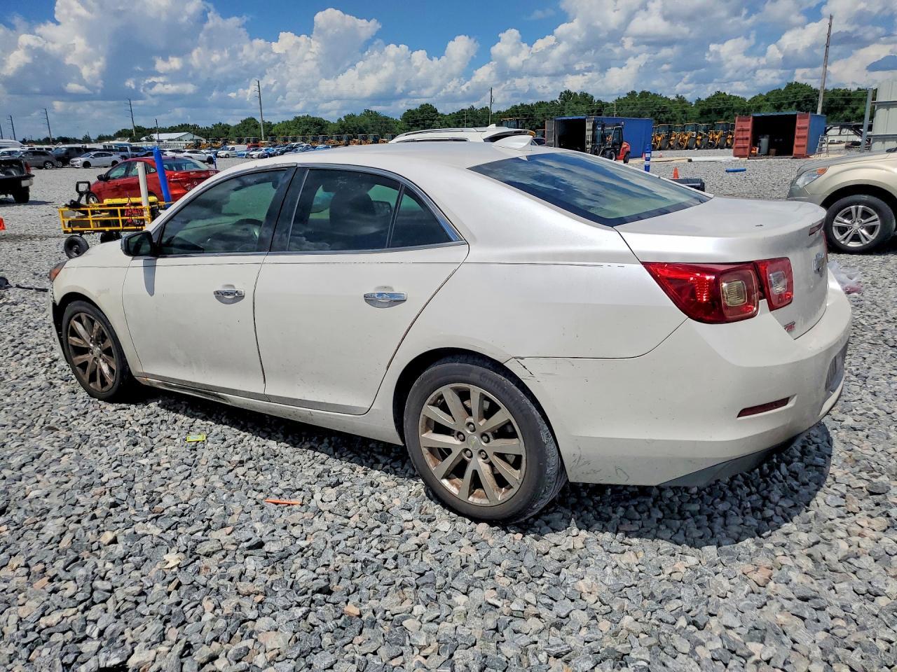 2015 Chevrolet Malibu Ltz - Image 2