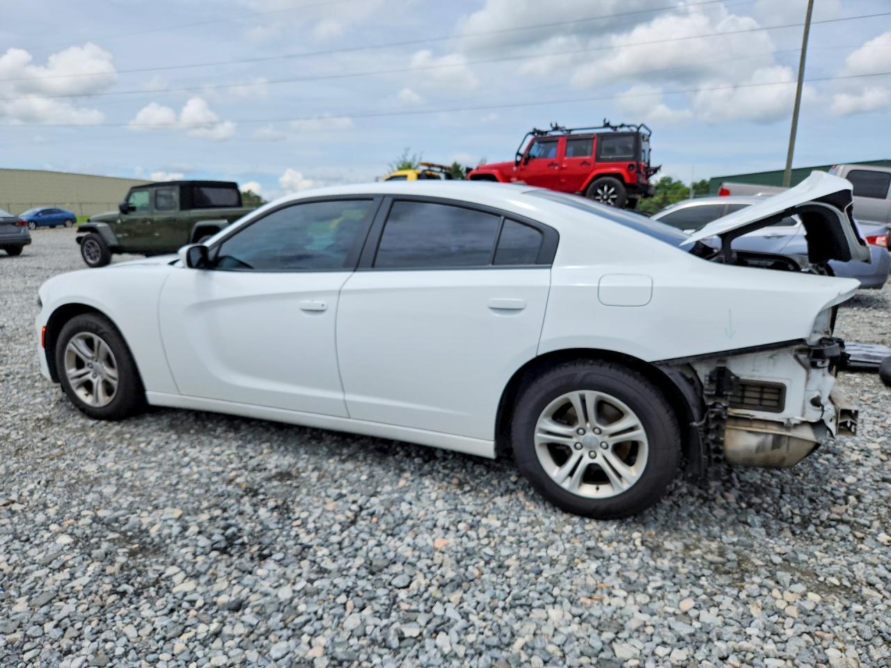 2021 Dodge Charger Sxt - Image 2
