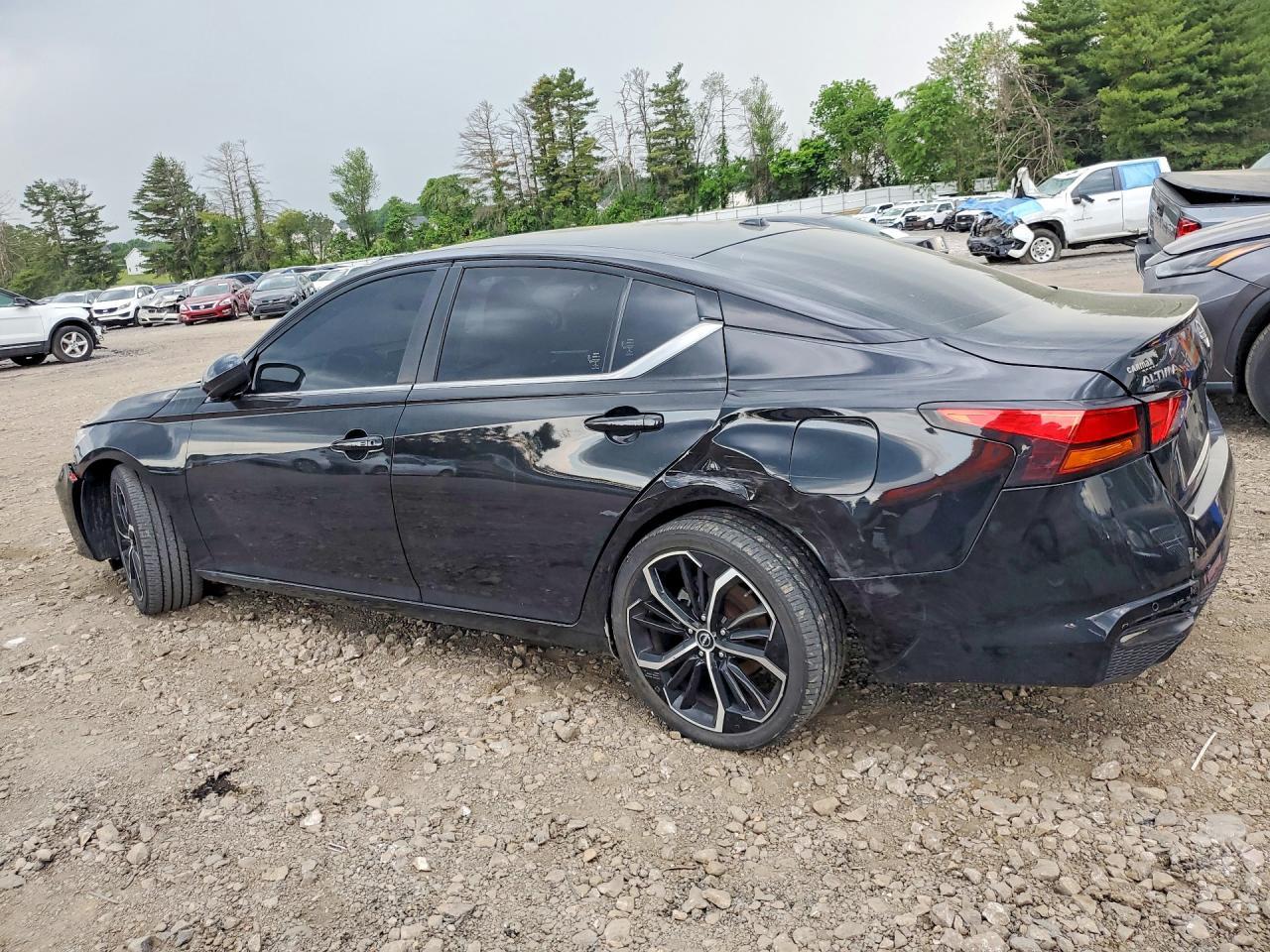 2023 Nissan Altima Sr - Фото 2
