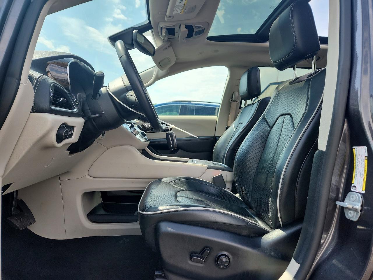 2023 Chrysler Pacifica Limited - Image 7