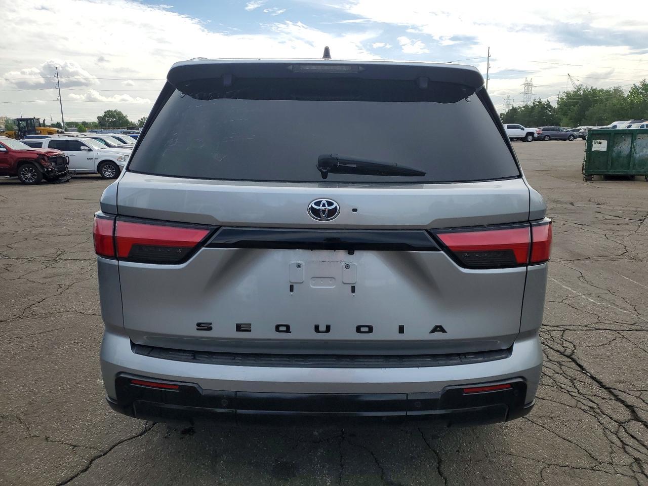 2023 Toyota Sequoia Platinum - Фото 6