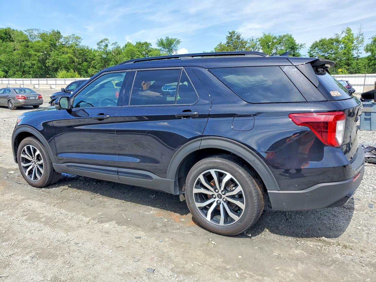2020 Ford Explorer St - Image 2