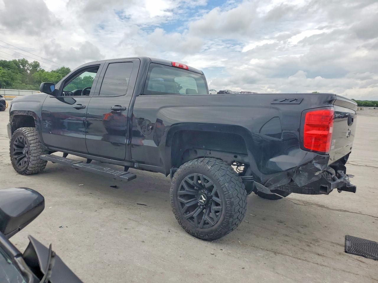 2017 Chevrolet Silverado K1500 Lt - Фото 2