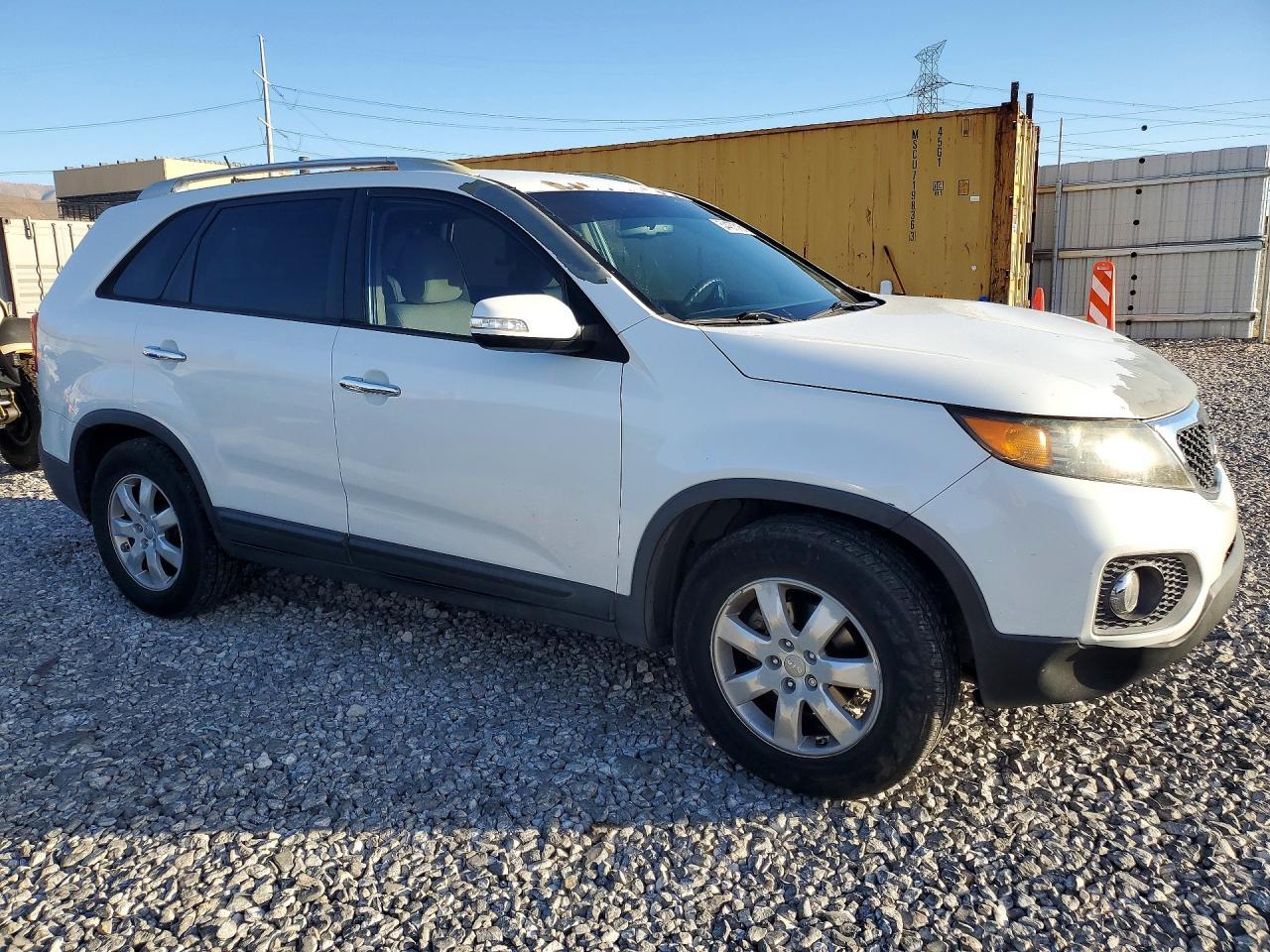 2013 Kia Sorento Lx - Image 4