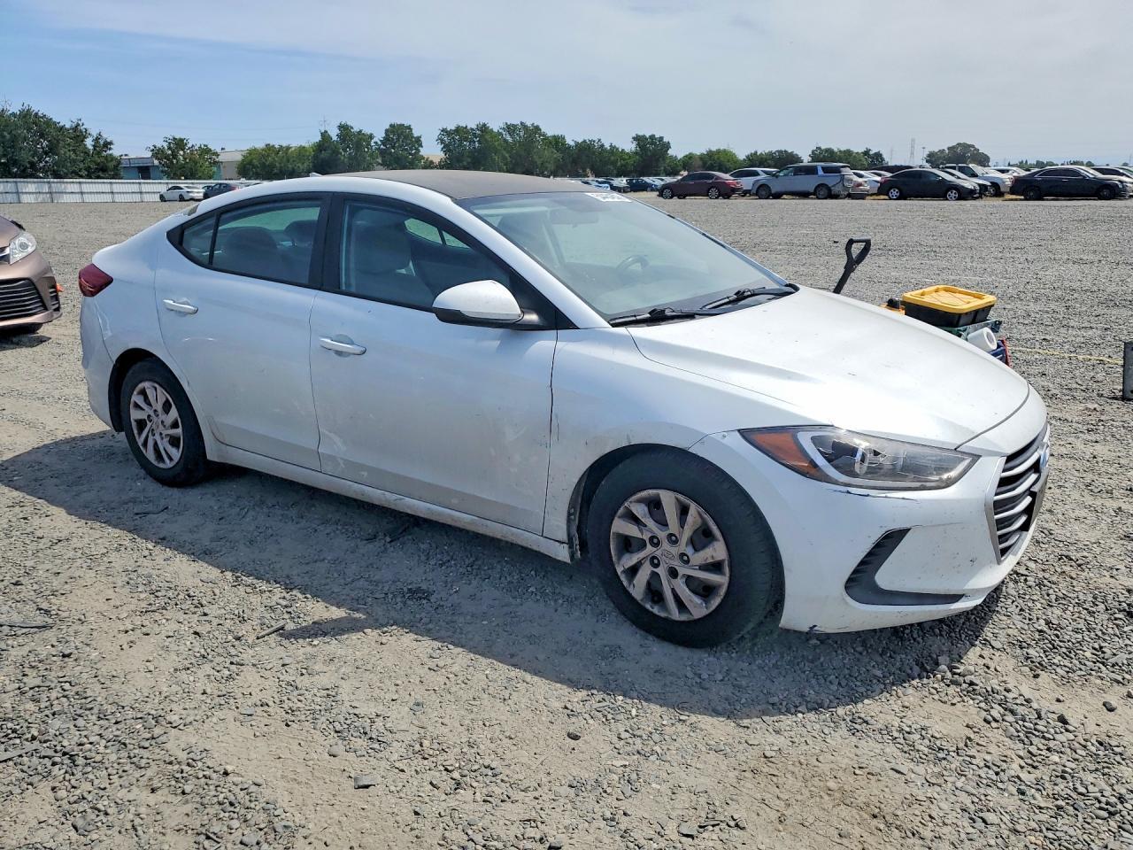2017 Hyundai Elantra Se - Фото 4