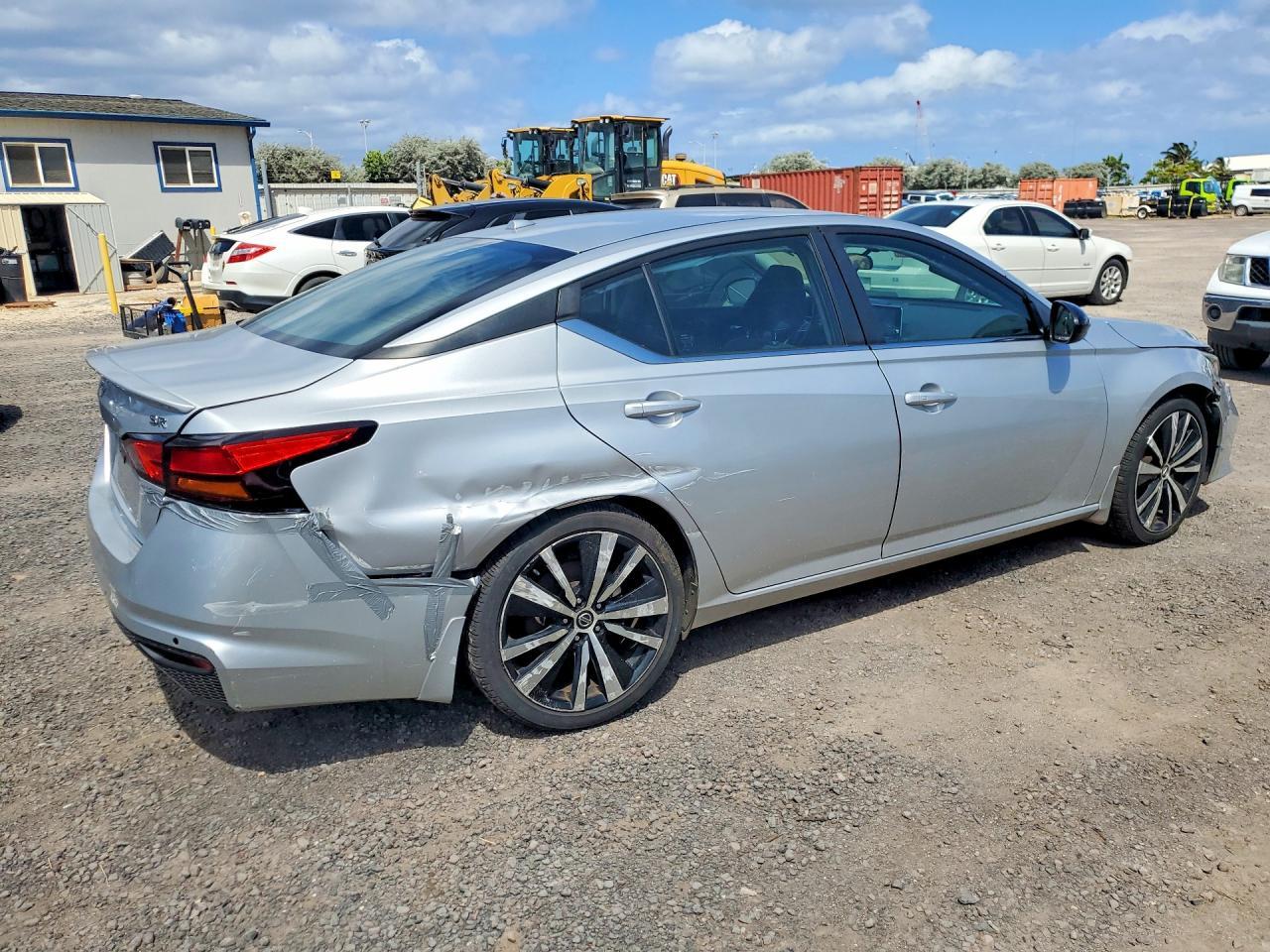 2020 Nissan Altima Sr - Image 3