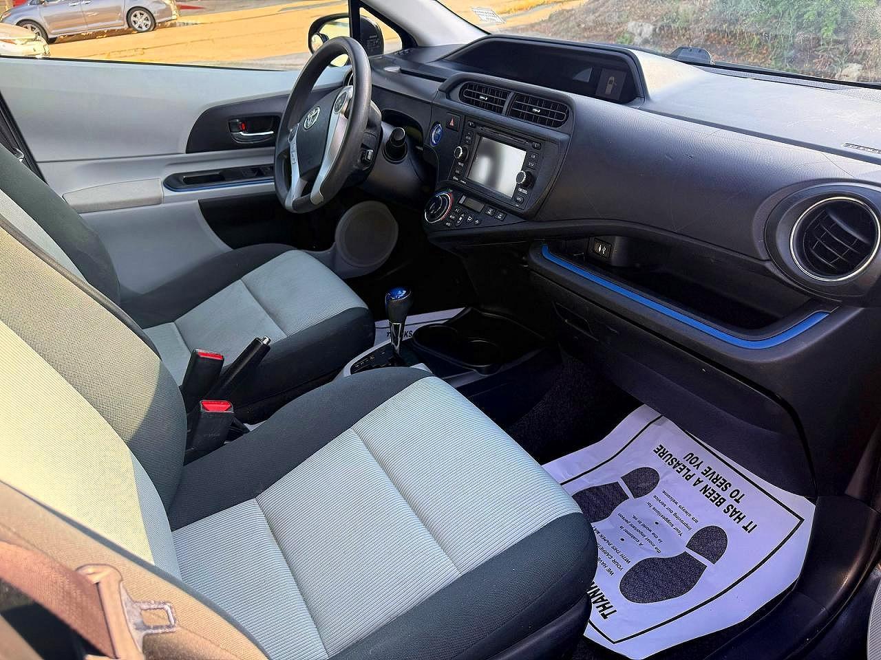 2013 Toyota Prius C Three - Фото 5