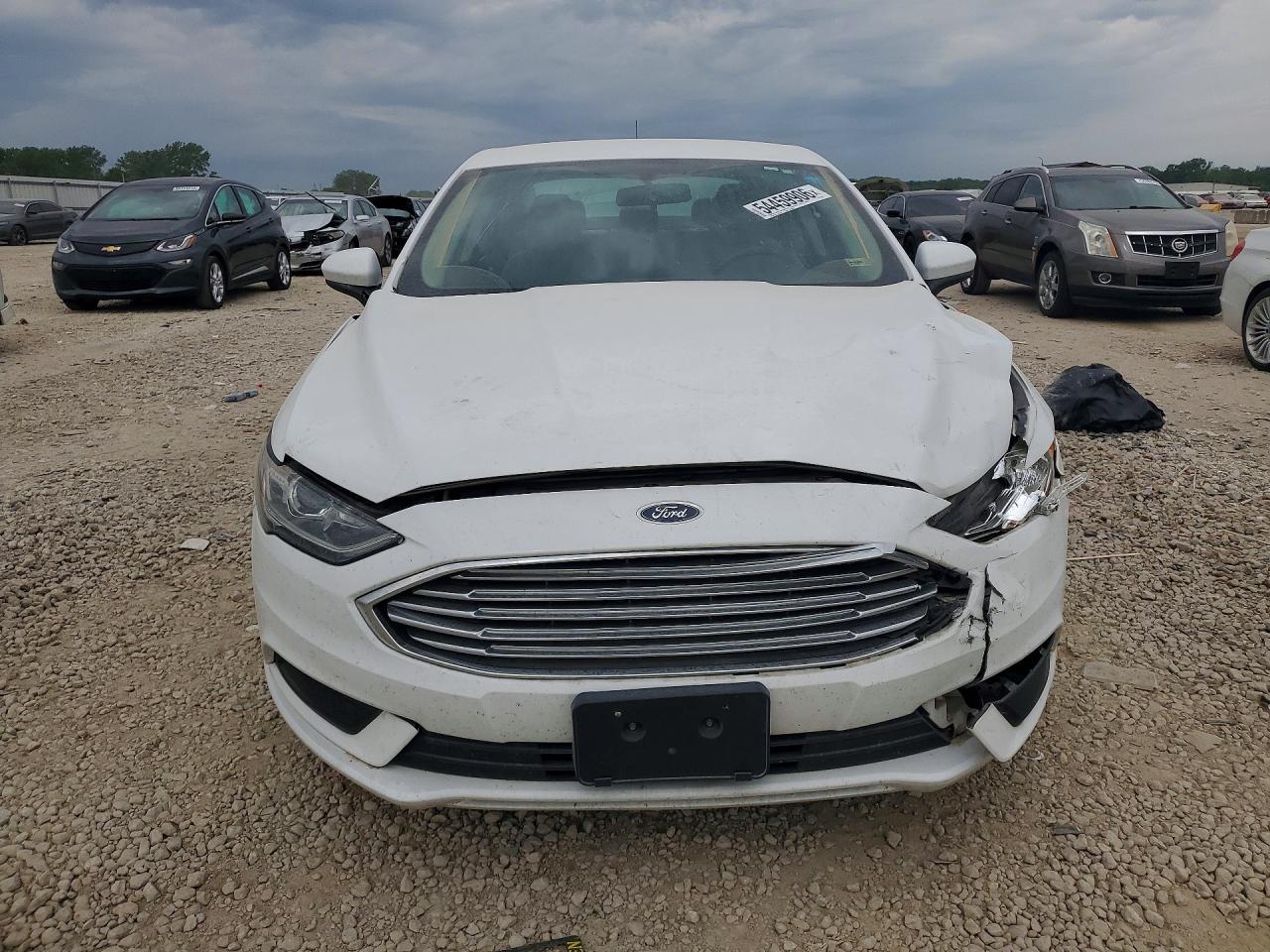2017 Ford Fusion S - Фото 5
