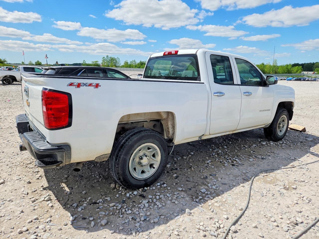 2017 Chevrolet Silverado K1500 - Фото 3