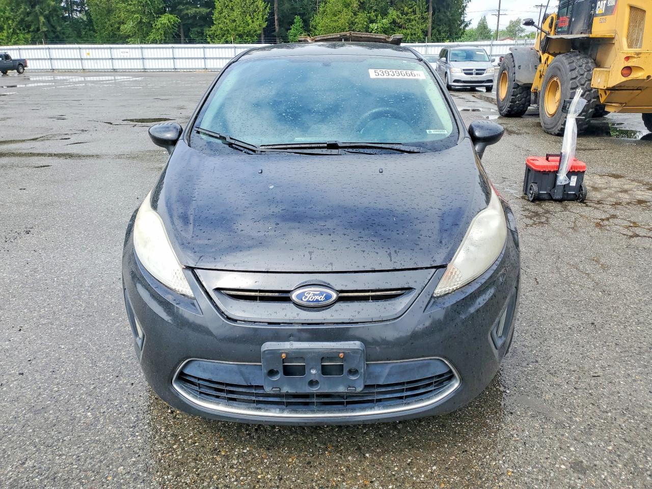 2011 Ford Fiesta Se - Фото 5