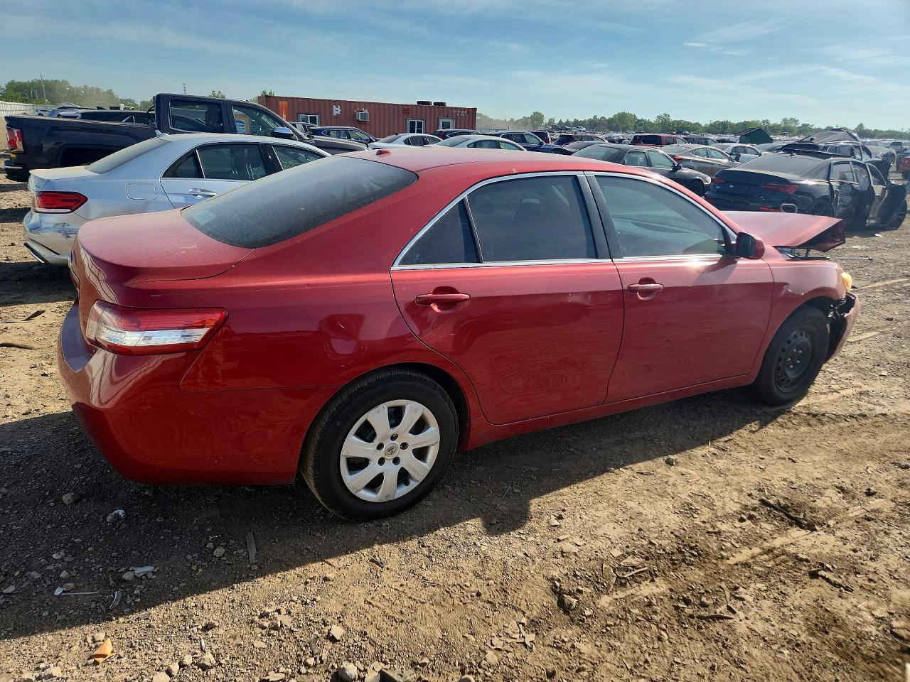 2010 Toyota Camry Le - Фото 3