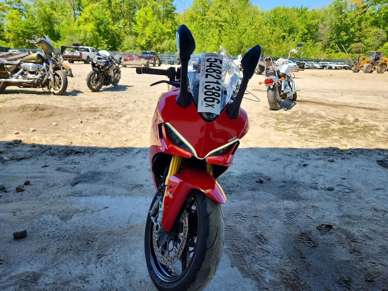 2022 Ducati Supersport - Image 2