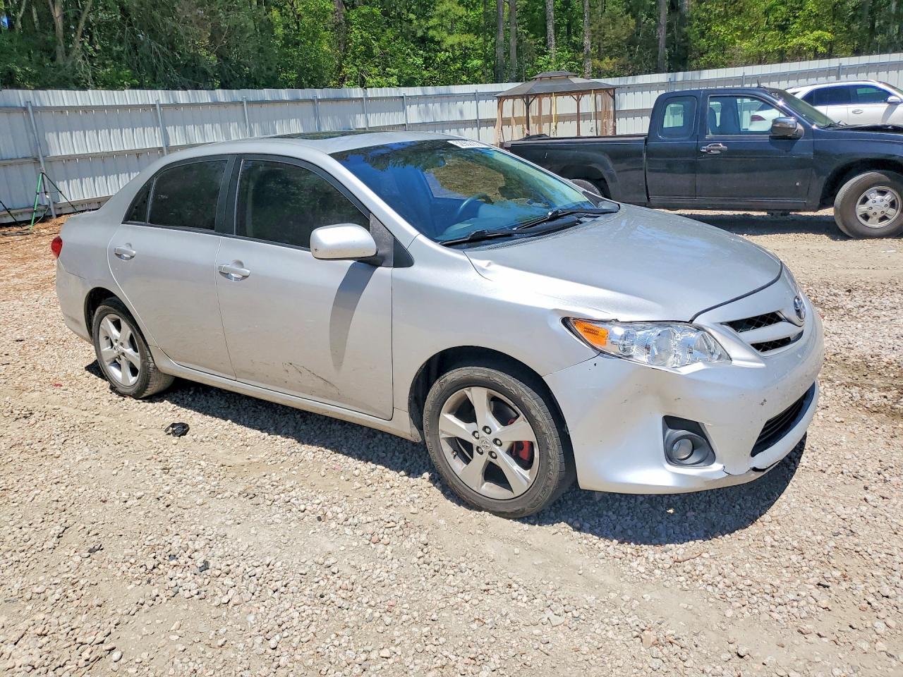2011 Toyota Corolla Le - Image 4