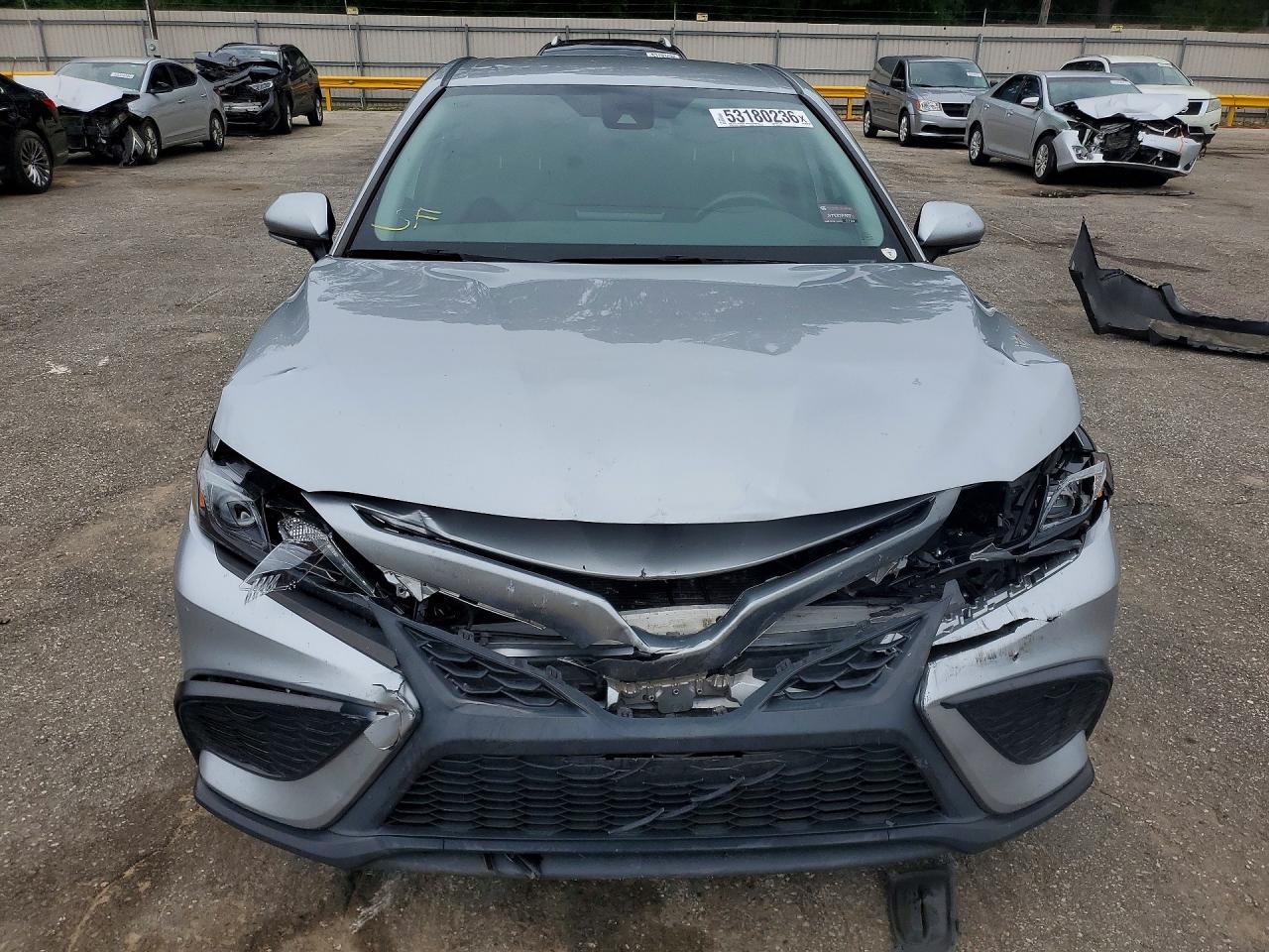 2024 Toyota Camry Se - Image 5