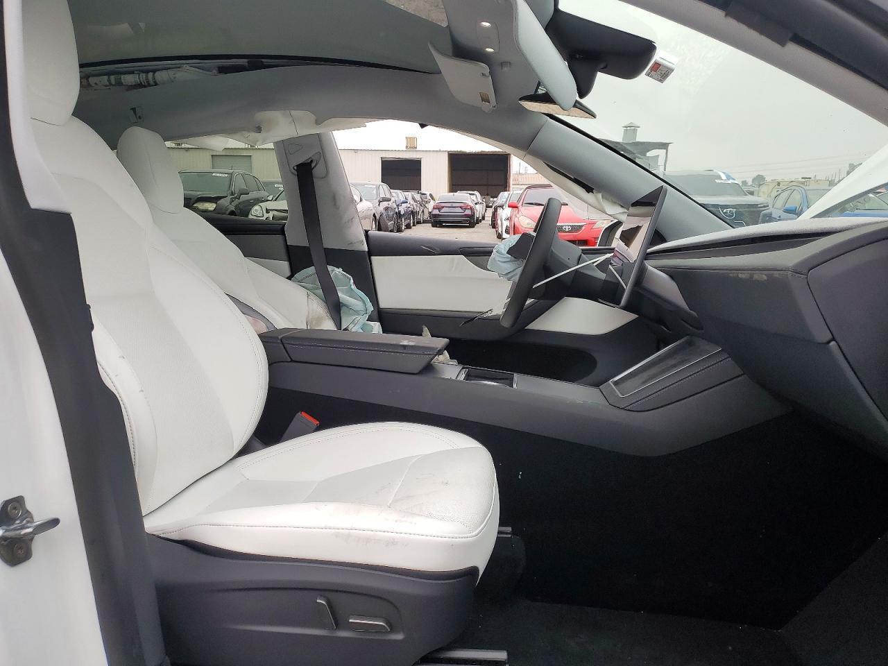 2026 Tesla Model Y - Фото 7