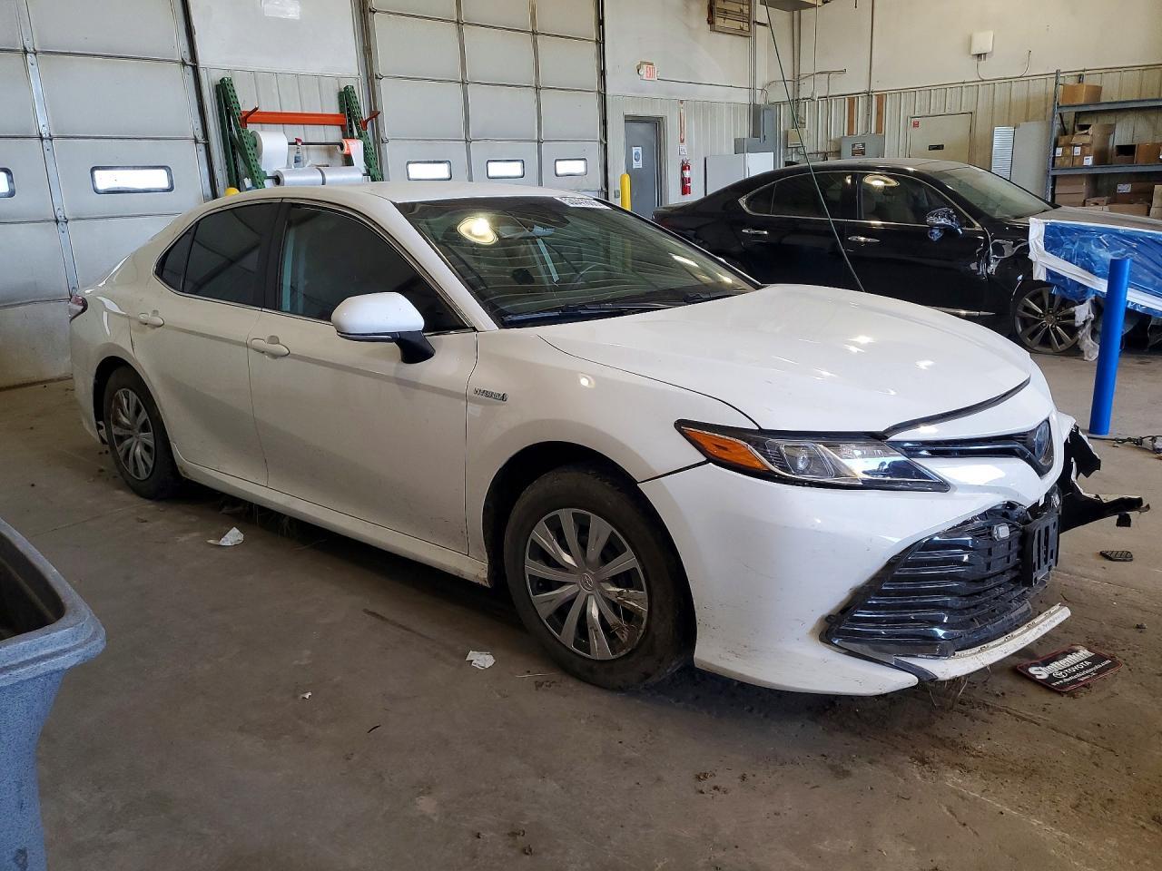 2020 Toyota Camry Le - Image 4