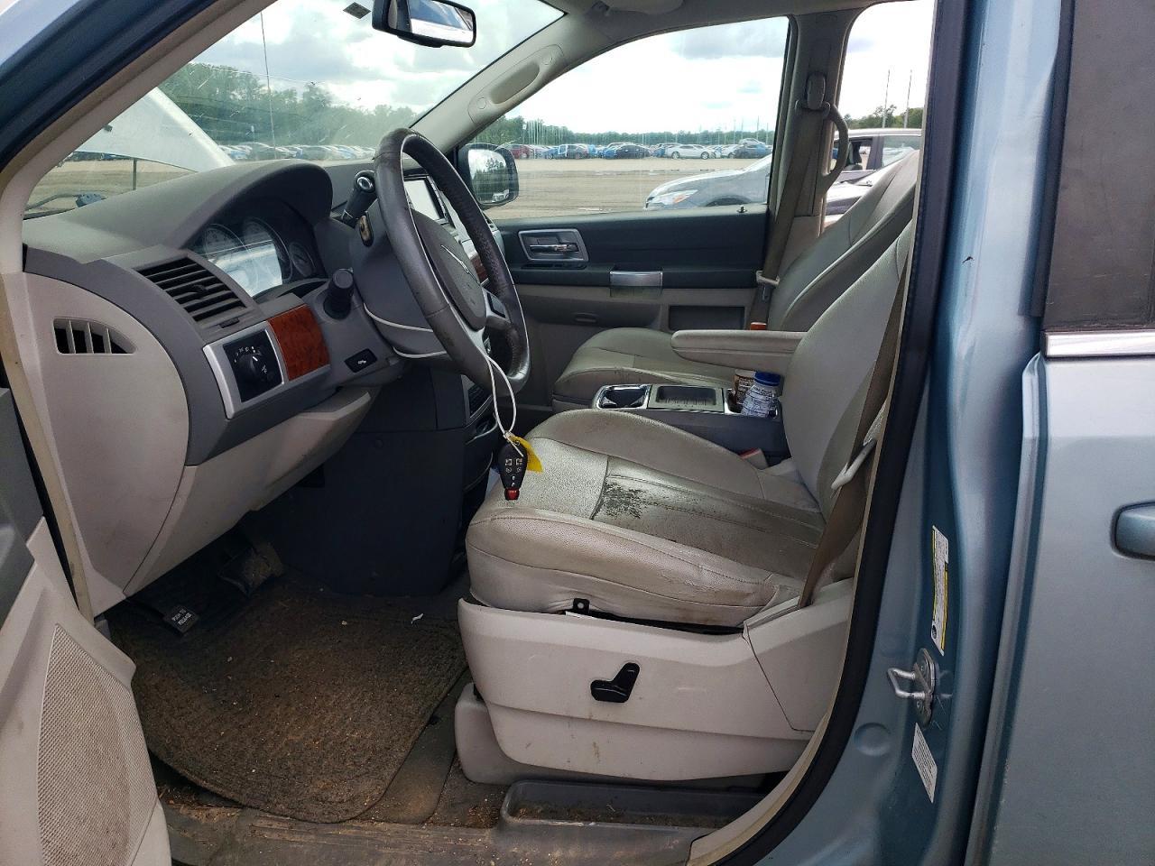 2008 Chrysler Town & Country Touring - Фото 7
