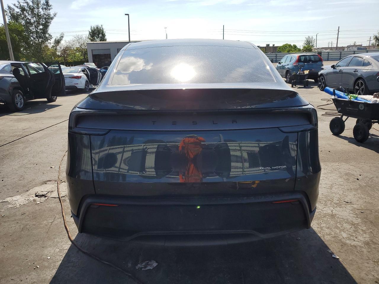 2026 Tesla Model Y - Image 6