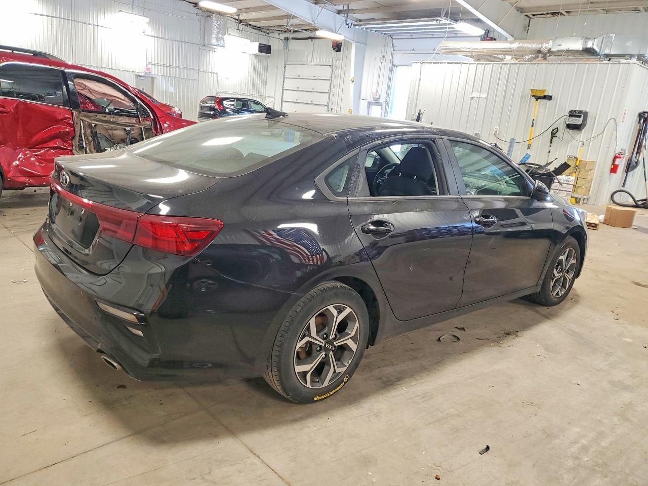 2019 Kia Forte Lxs - Фото 3