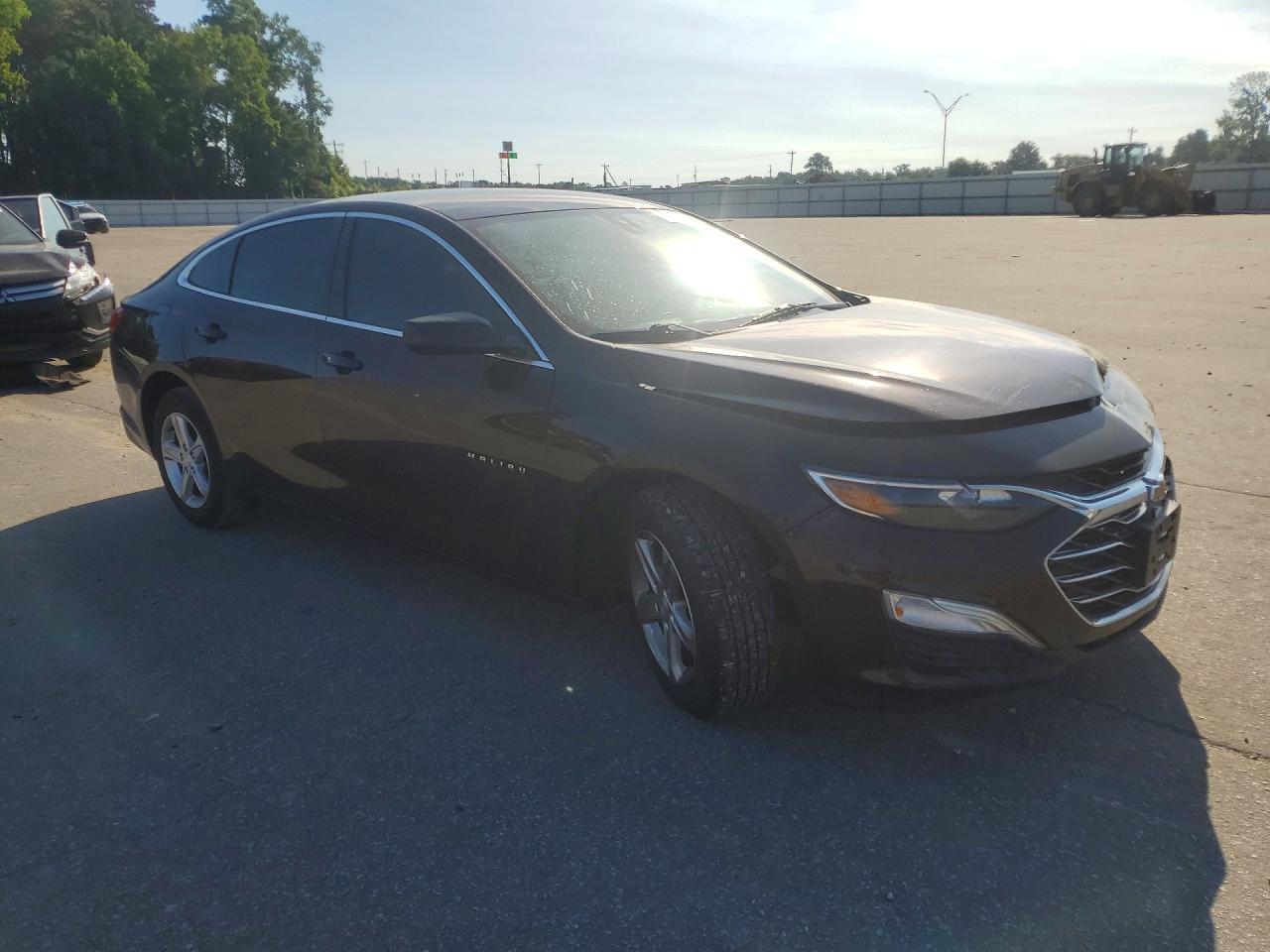 2021 Chevrolet Malibu Ls - Фото 4
