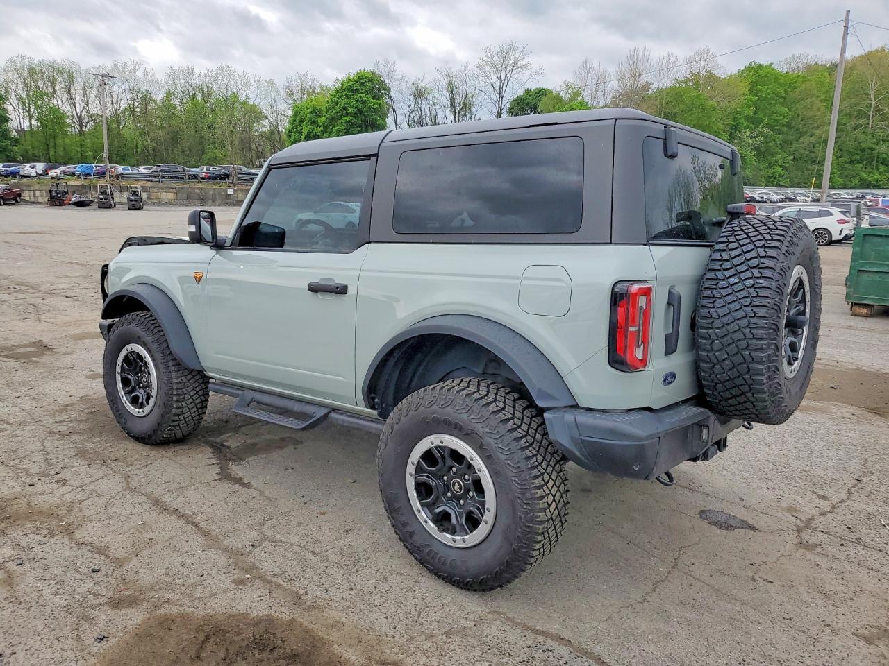 2023 Ford Bronco Base - Фото 2