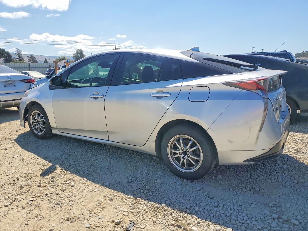 2016 Toyt Prius Hybr - Image 2
