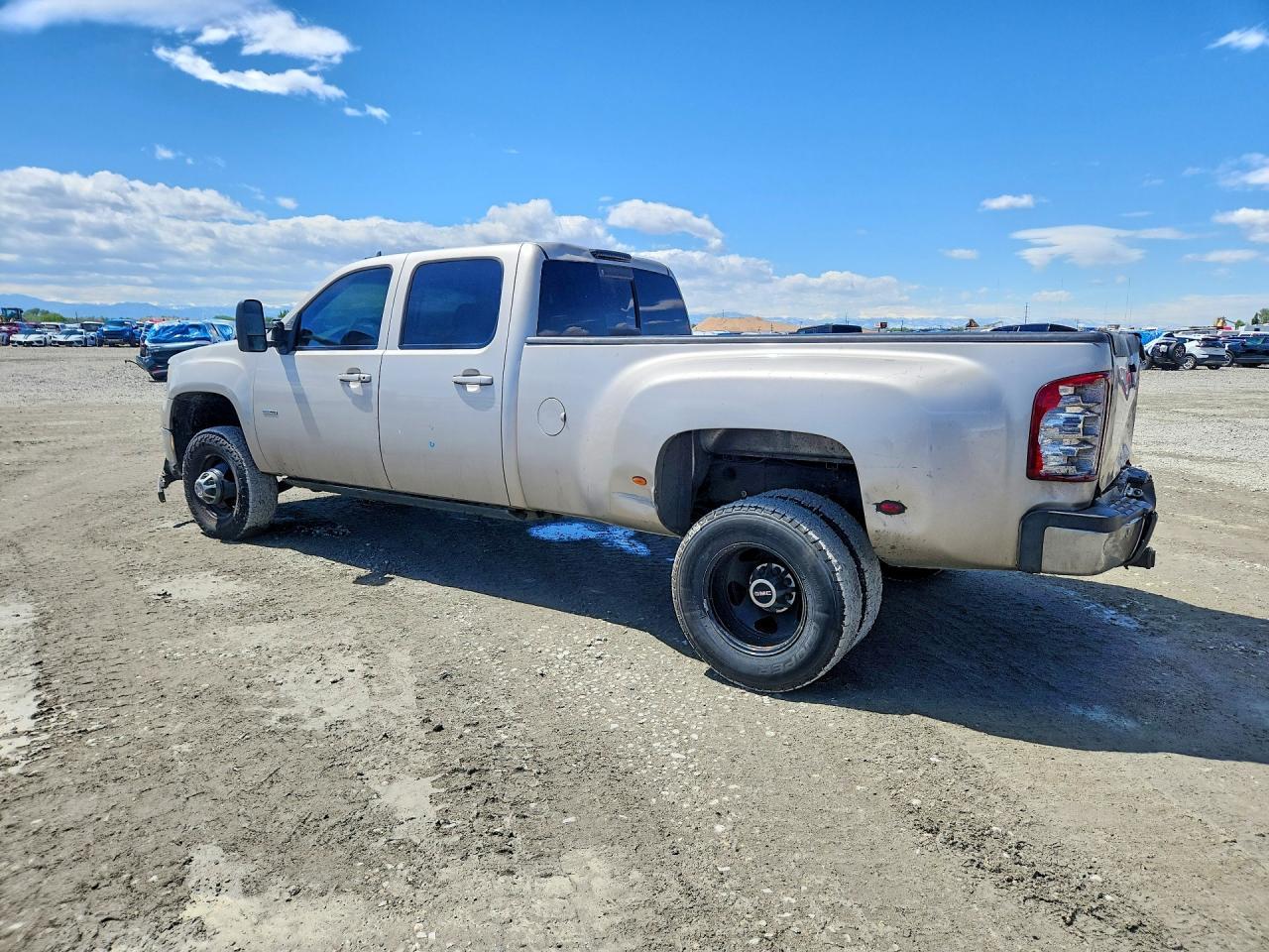 2008 GMC Sierra K3500 - Фото 2