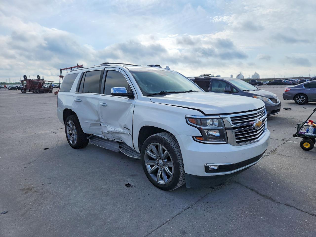 2017 Chevrolet Tahoe C1500 Premier - Image 4