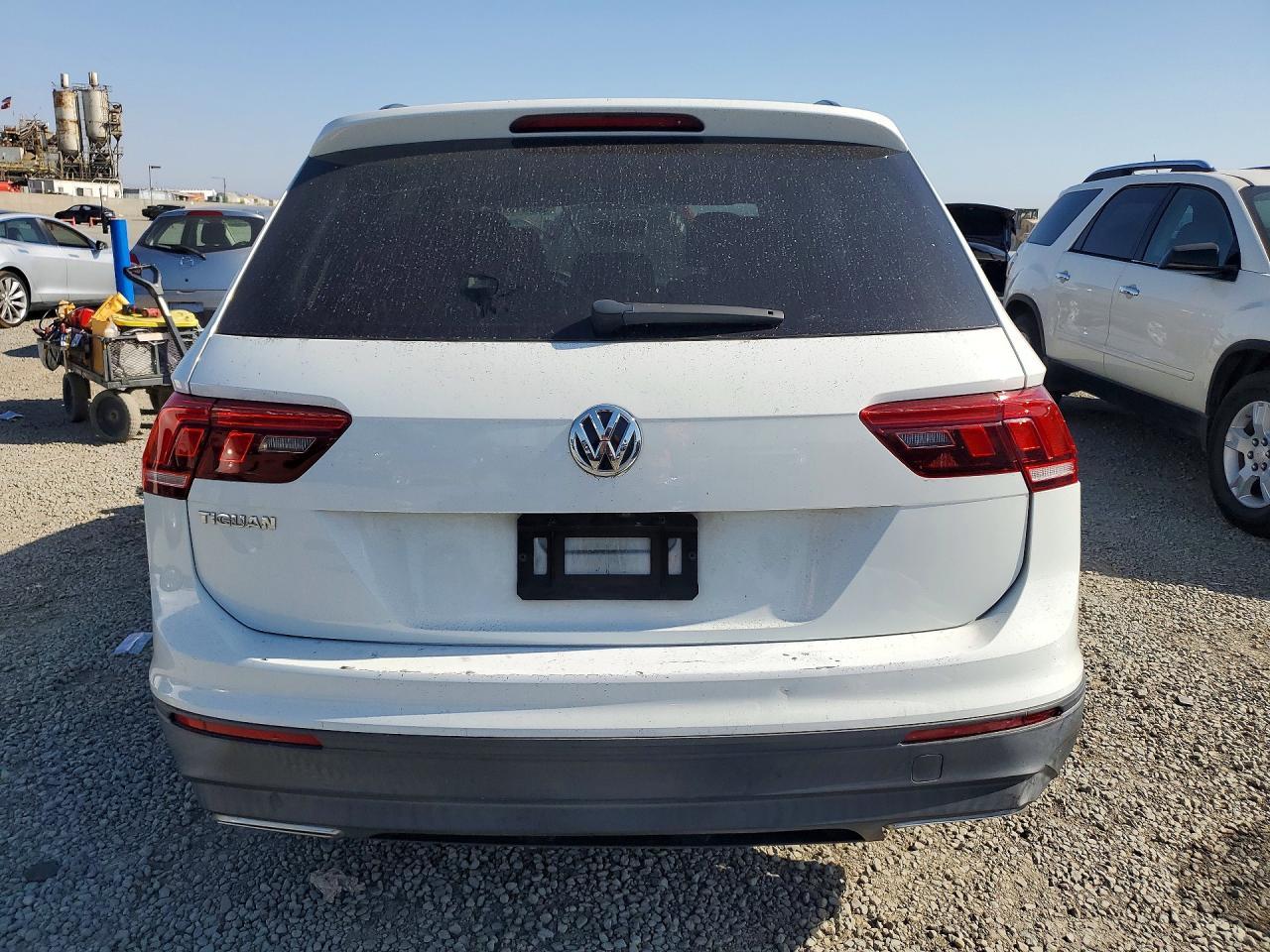 2019 Volkswagen Tiguan S - Image 6