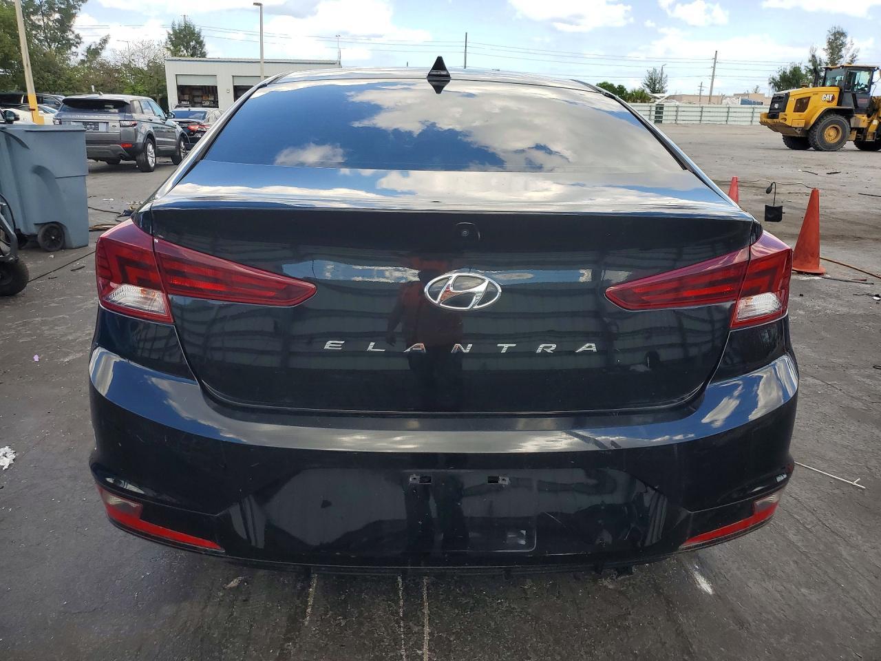 2019 Hyundai Elantra Sel - Фото 6