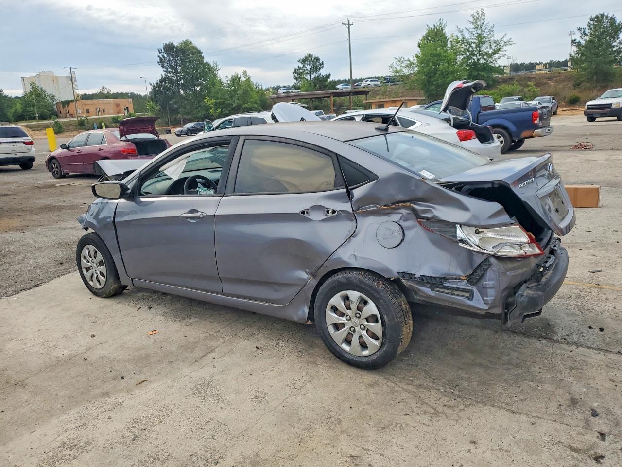 2017 Hyundai Accent Se - Фото 2