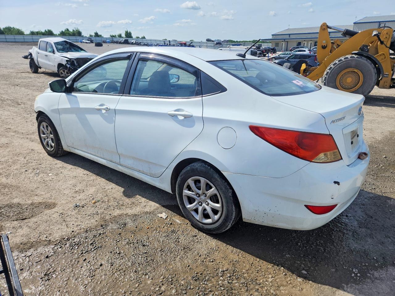 2013 Hyundai Accent Gls - Image 2