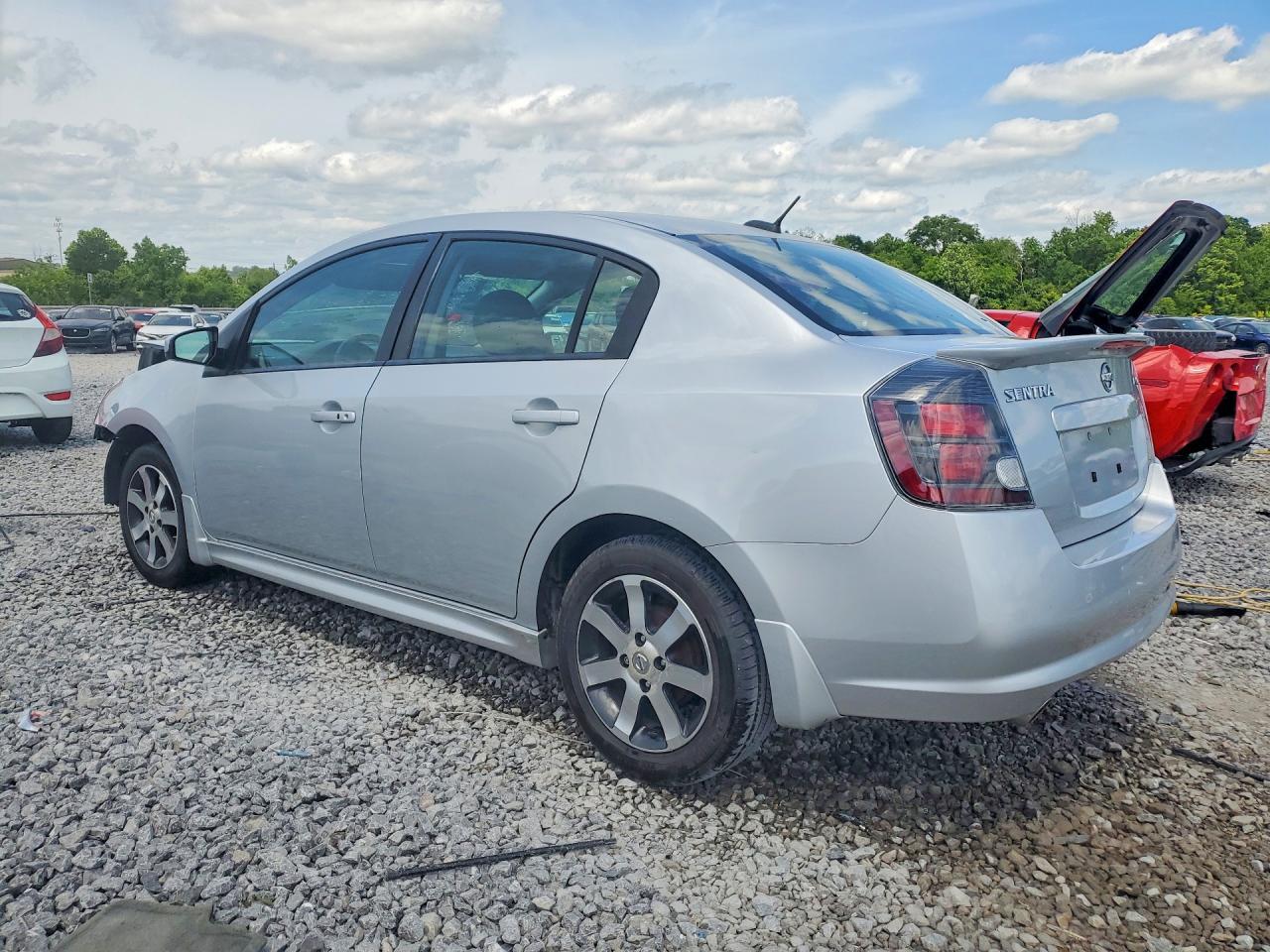 2012 Nissan Sentra 2.0 - Image 2