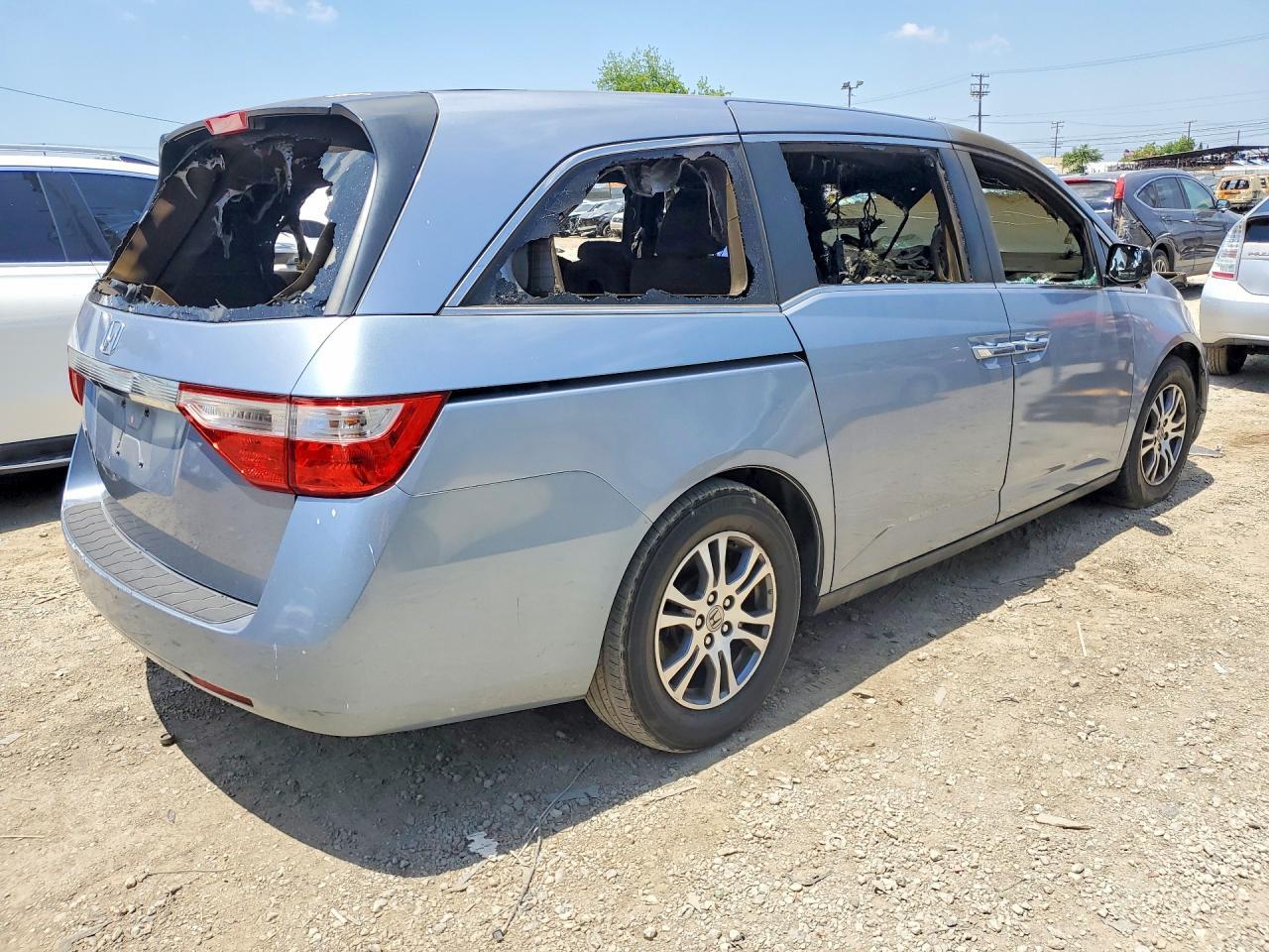 2012 Honda Odyssey Ex - Image 3