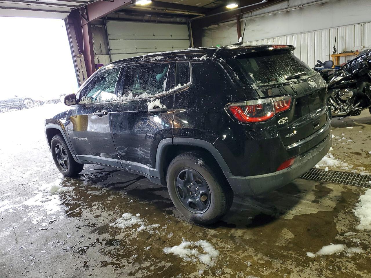 2017 Jeep Compass Sport - Фото 2