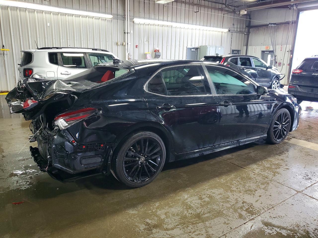 2022 Toyota Camry Xse - Фото 3