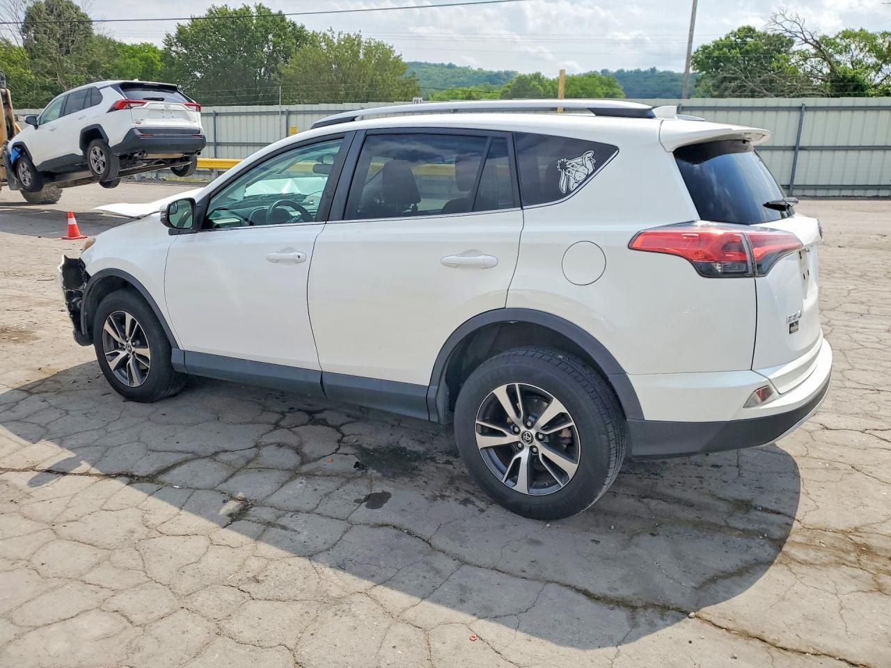 2016 Toyota Rav4 Xle - Фото 2