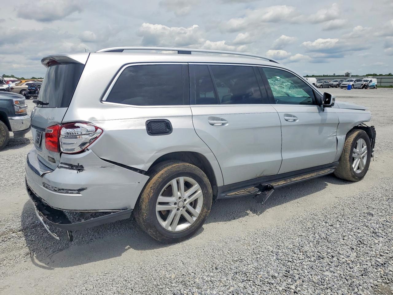 2015 Mercedes-Benz Gl 450 4Matic - Image 3