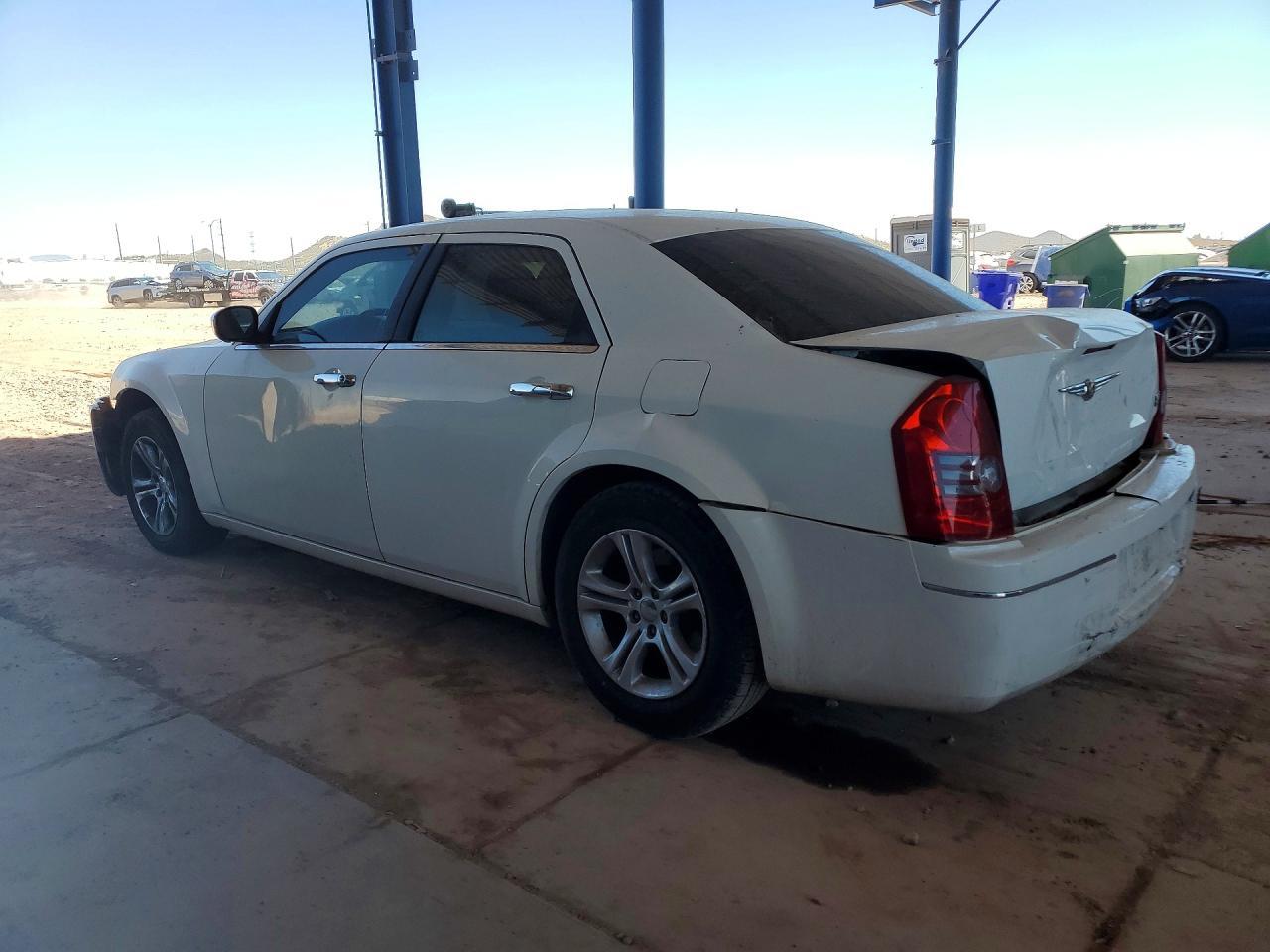 2010 Chrysler 300 Touring - Image 2